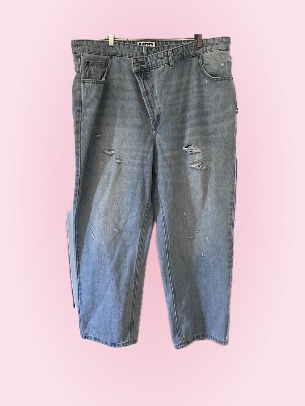 KBB by KAHLANA Women’s mid rise Tapered leg “The Dylan Jean” Light Wash size 17